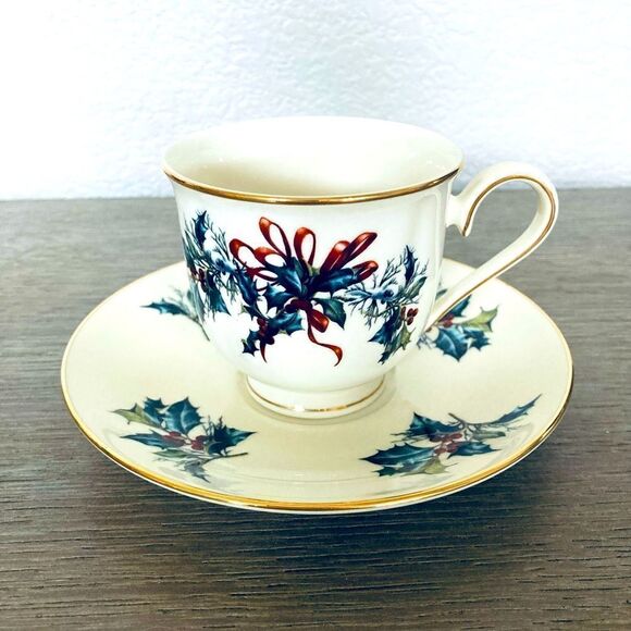Lenox Winter Greetings Fine China Christmas Teacup Saucer Set - Picture 1 of 4